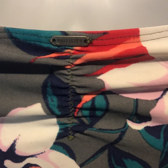 Hollister Women’s Swimsuit Bikini Sz Med 2 piece - Picture 5 of 6